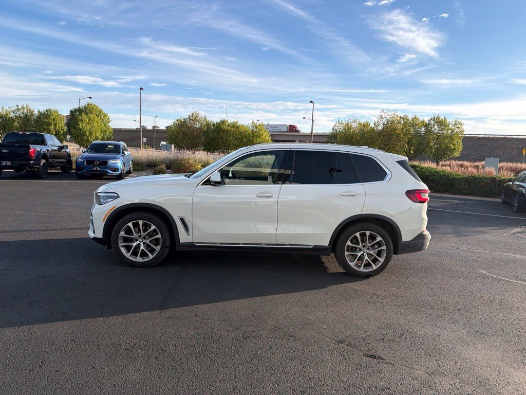 Used 2022 BMW X5 xDrive40i AWD/4WD image 2