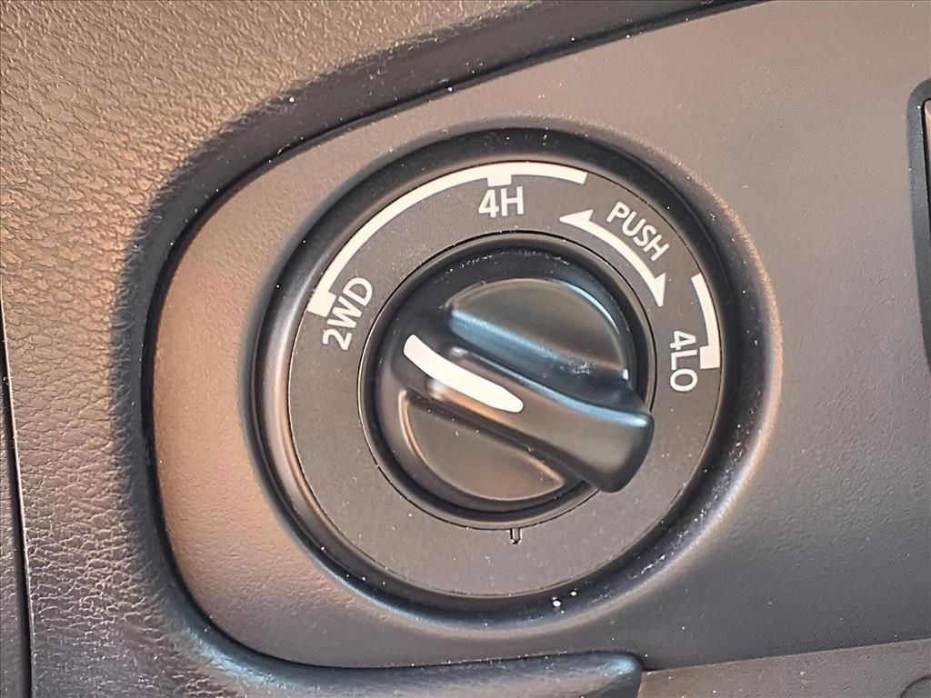 Used 2023 Nissan Frontier PRO-4X w/ Technology Package image 13