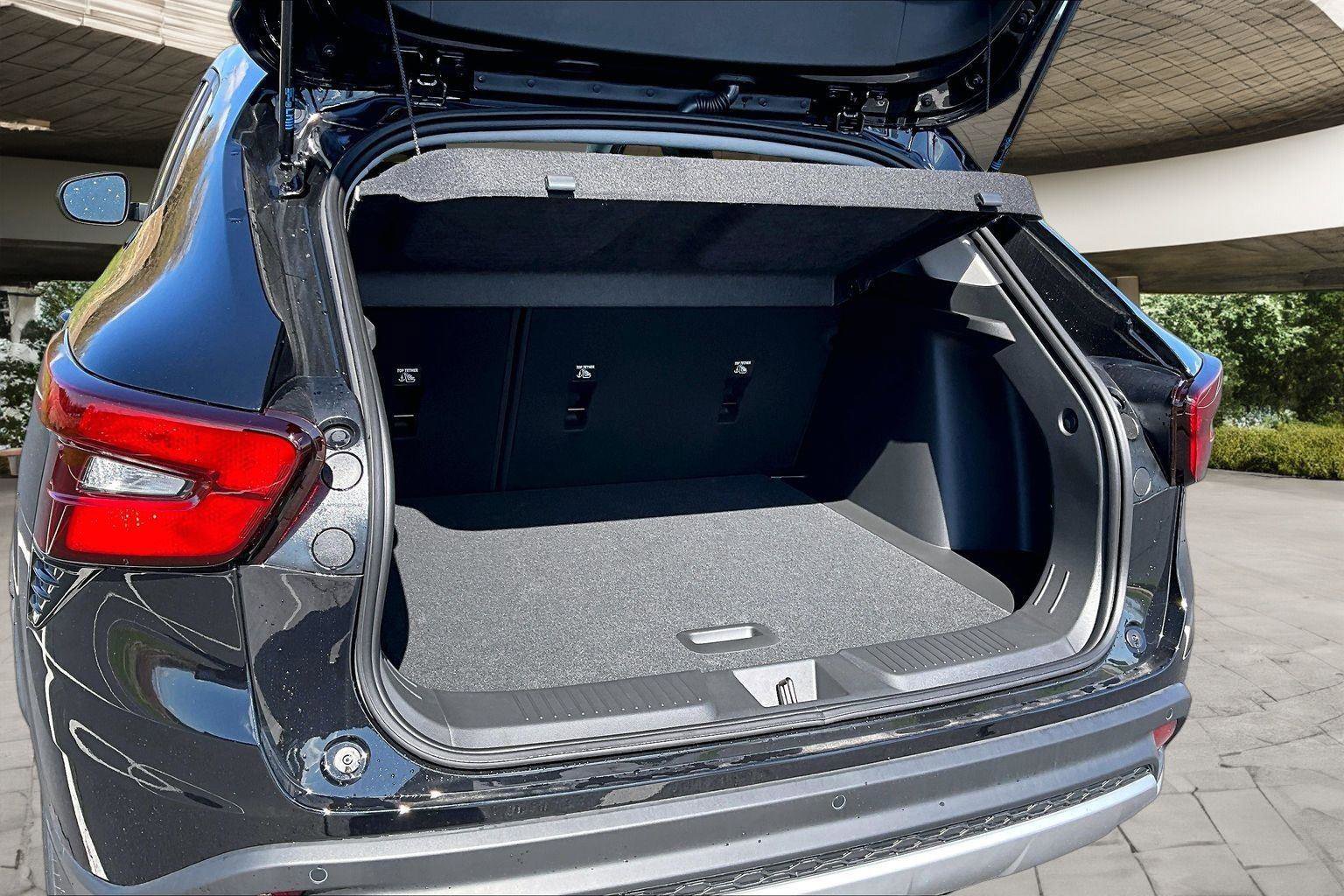 New 2026 Chevrolet Trax LT w/ Driver Confidence Package image 5