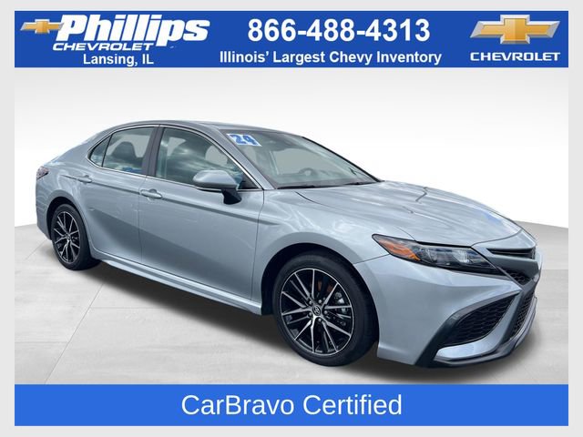 Used 2024 Toyota Camry SE image 1