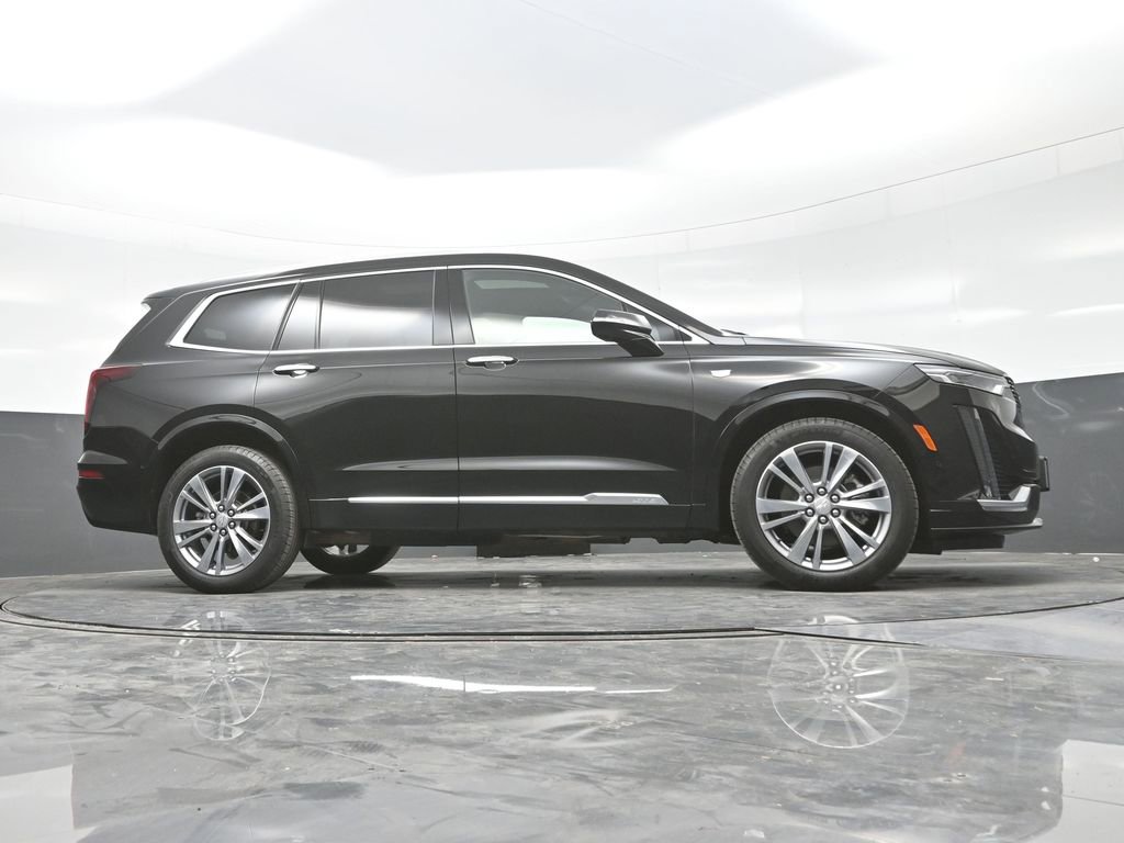 Certified 2025 Cadillac XT6 Premium Luxury w/ Platinum Package image 32