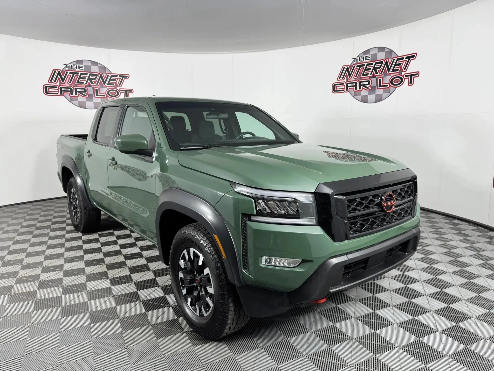 Used 2024 Nissan Frontier PRO-4X w/ Technology Package AWD/4WD image 9