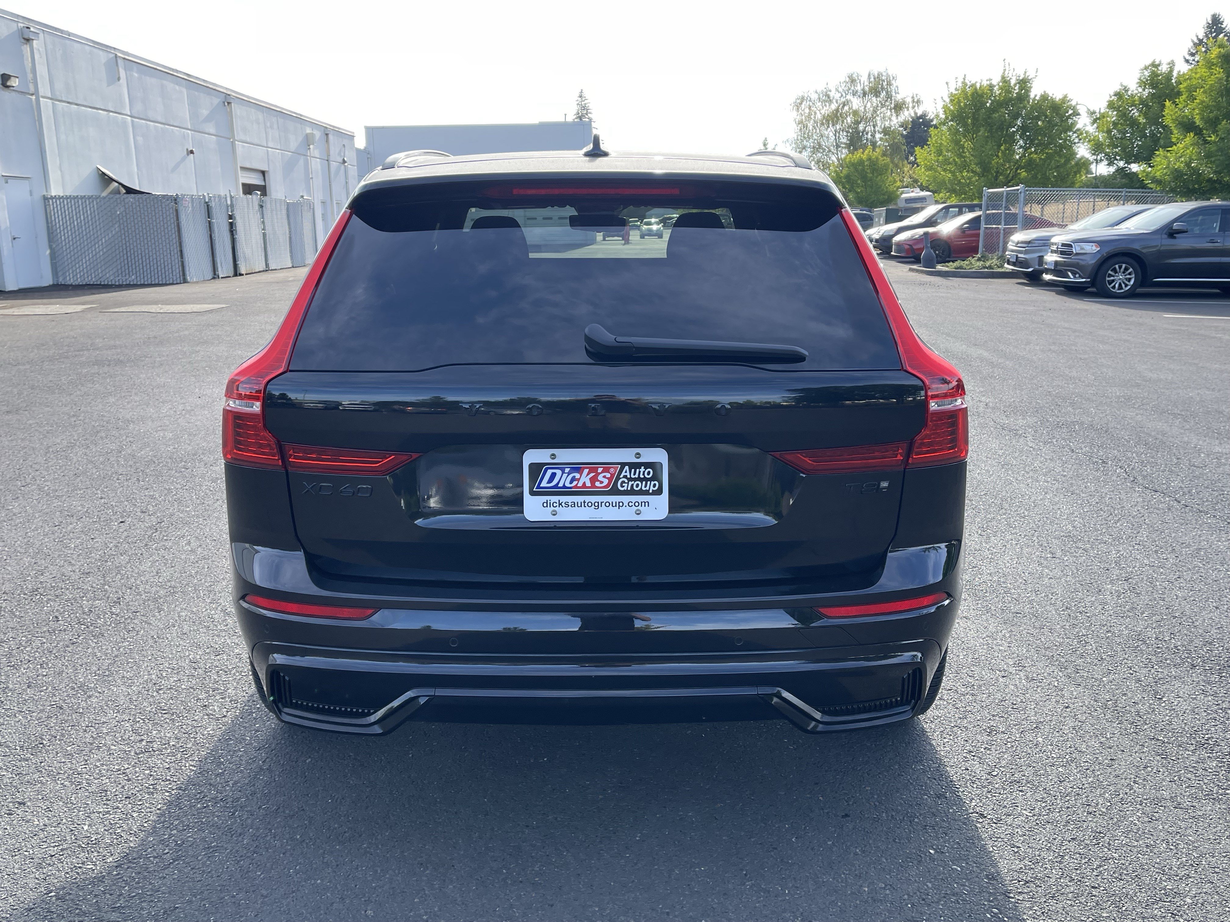 Used 2025 Volvo XC60 T8 Ultra w/ Climate Package AWD/4WD image 4