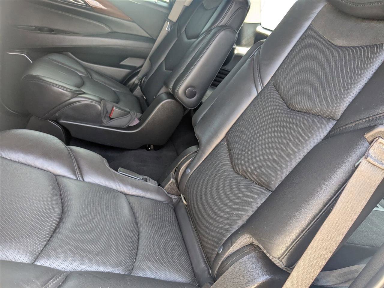 Used 2017 Cadillac Escalade Luxury AWD/4WD image 31