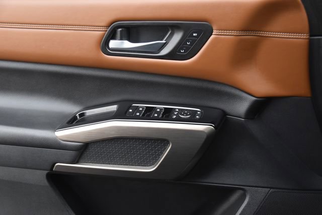 Used 2022 Nissan Pathfinder Platinum w/ Cargo Package AWD/4WD image 27