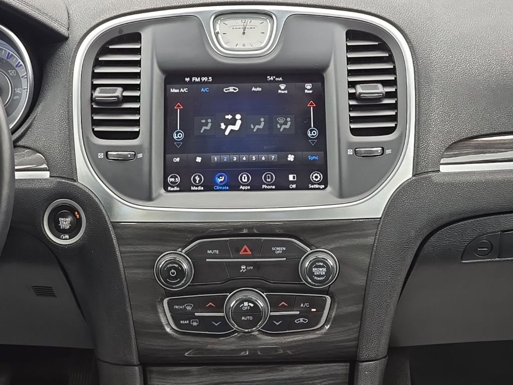 Certified 2018 Chrysler 300 Touring w/ Driver Convenience Group image 30