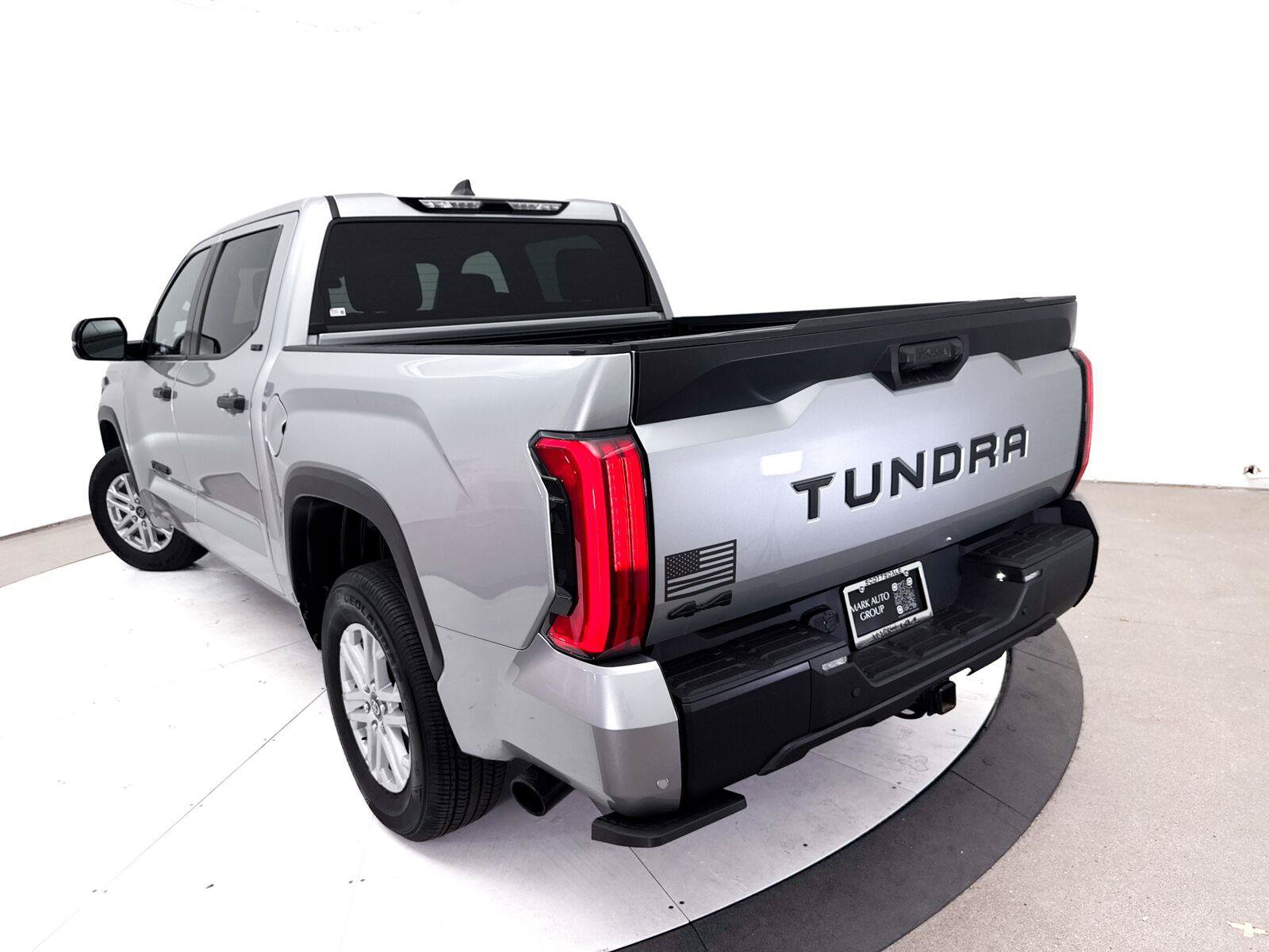 Used 2025 Toyota Tundra SR5 w/ SR5 Convenience Package AWD/4WD image 6