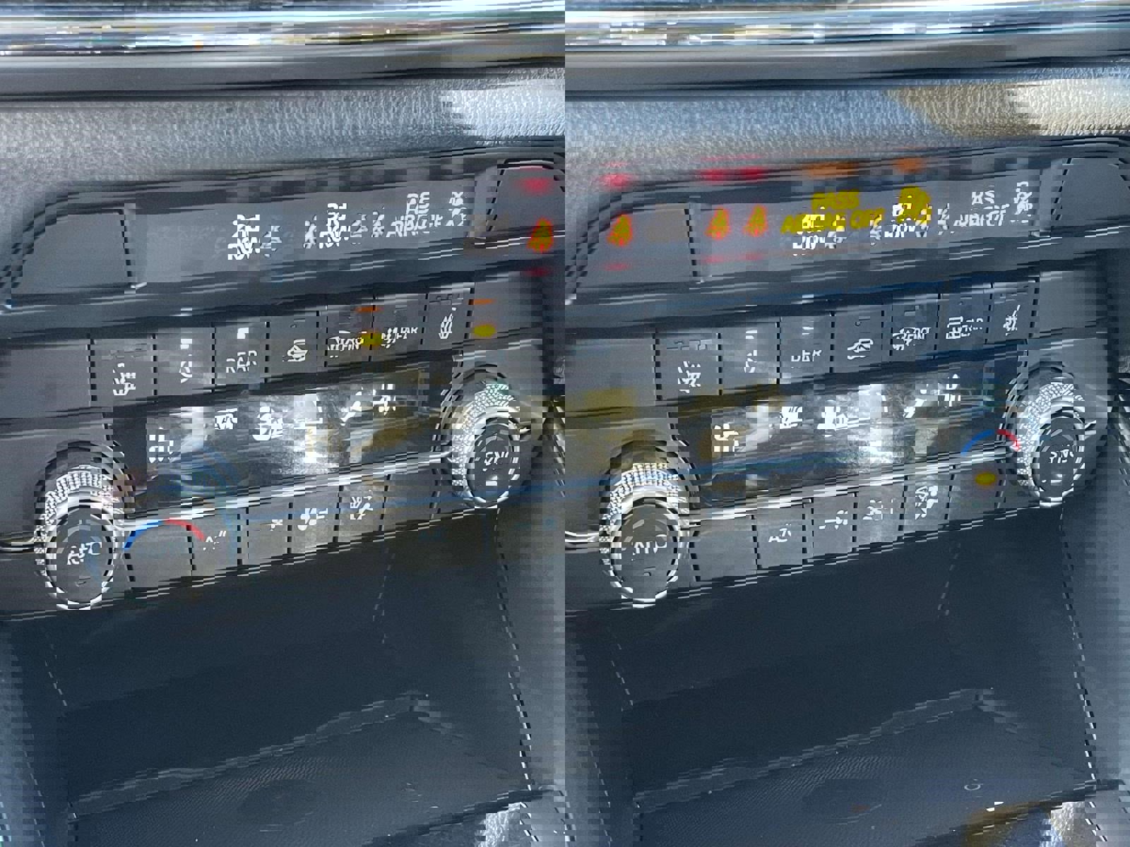 Used 2023 MAZDA CX-9 Touring image 18