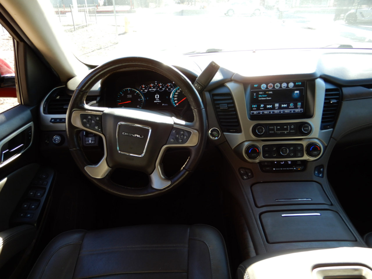 Used 2018 GMC Yukon Denali image 19