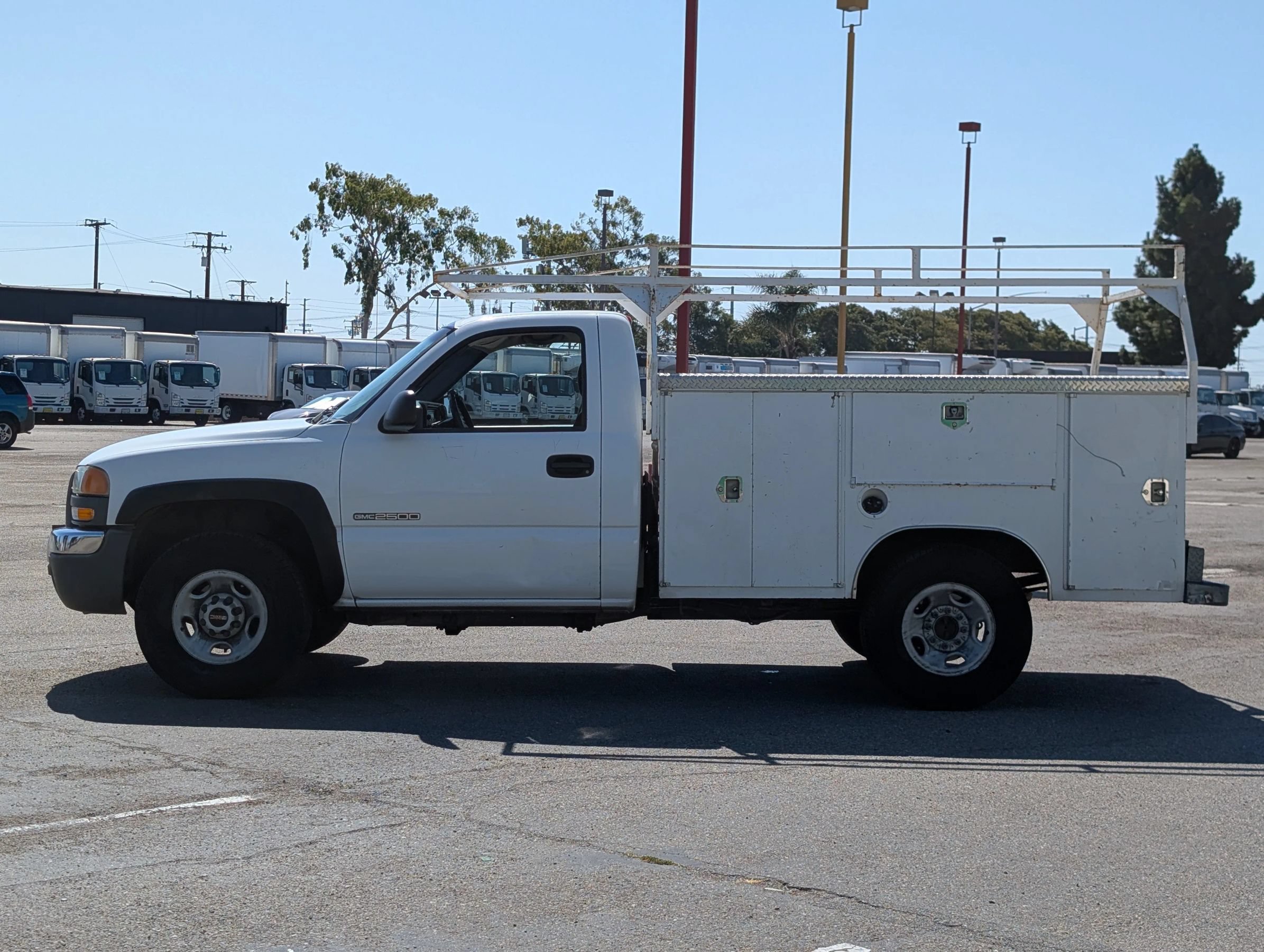 Used 2003 GMC Sierra 2500 2WD Regular Cab image 5
