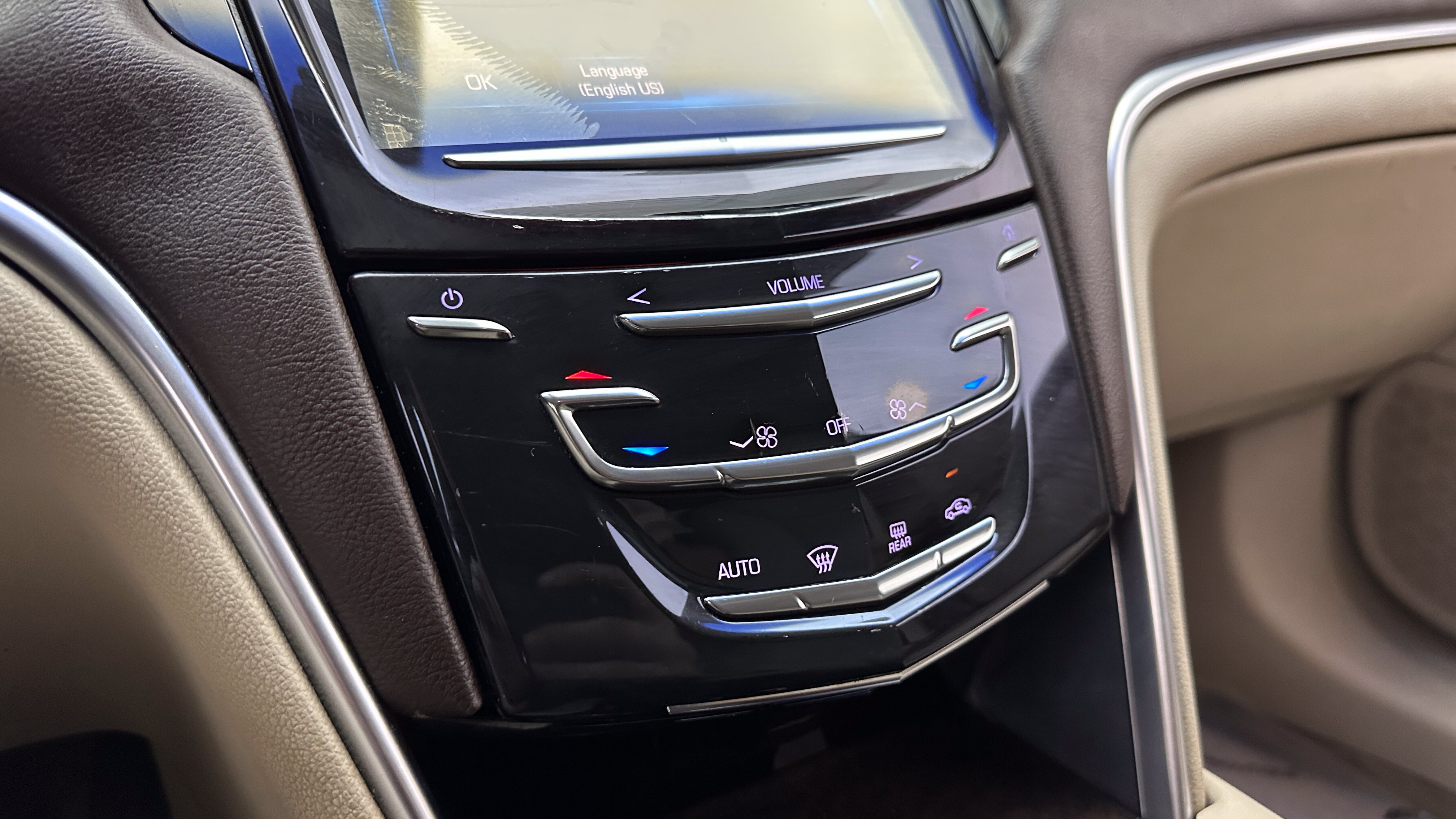 Used 2015 Cadillac XTS FWD image 18