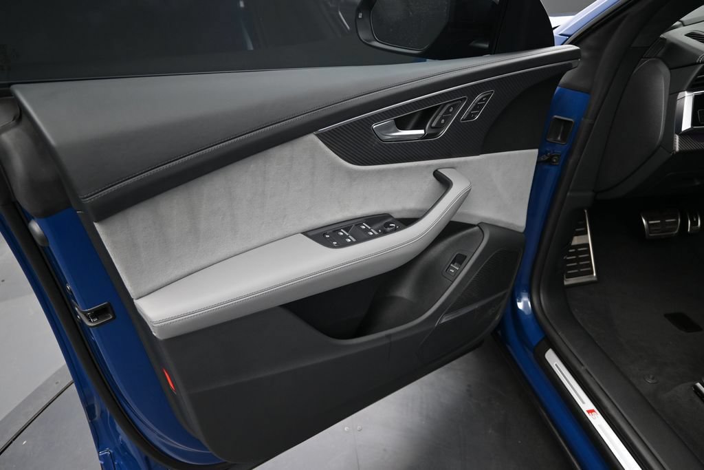 Used 2024 Audi SQ8 Prestige AWD/4WD image 13