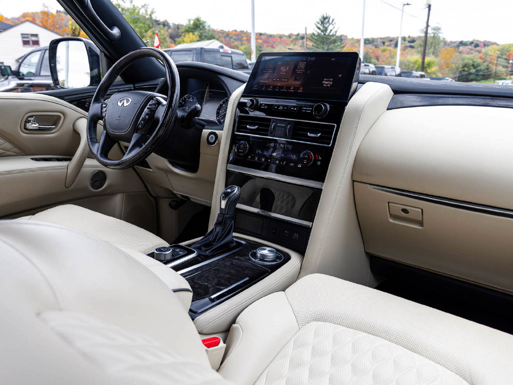 Used 2024 INFINITI QX80 Sensory AWD/4WD image 34