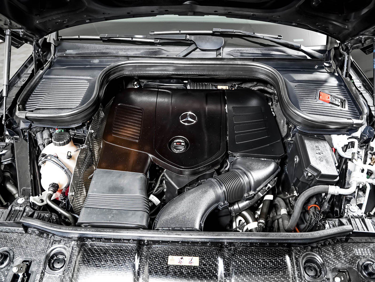 Certified 2024 Mercedes-Benz GLE 450e 4MATIC image 3