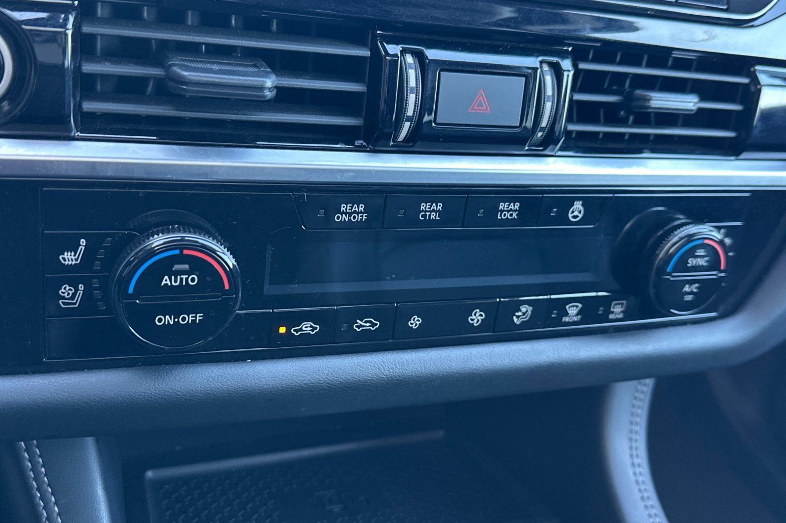 Certified 2024 Nissan Pathfinder Platinum w/ Cargo Package image 29