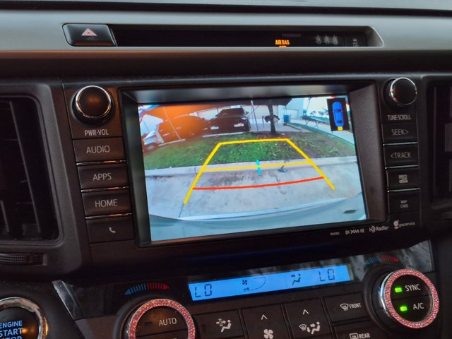 Used 2017 Toyota RAV4 XLE FWD image 16