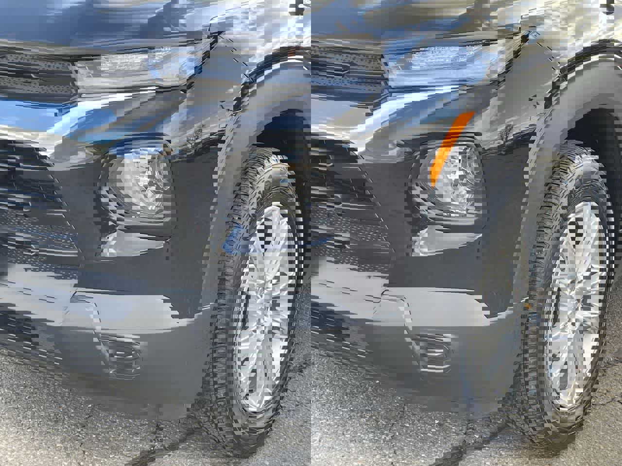 Used 2023 Chevrolet TrailBlazer LS image 32