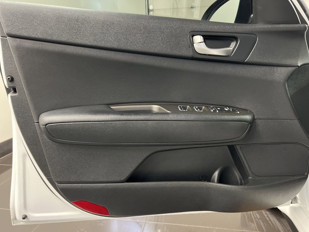 Used 2020 Kia Optima SE image 32