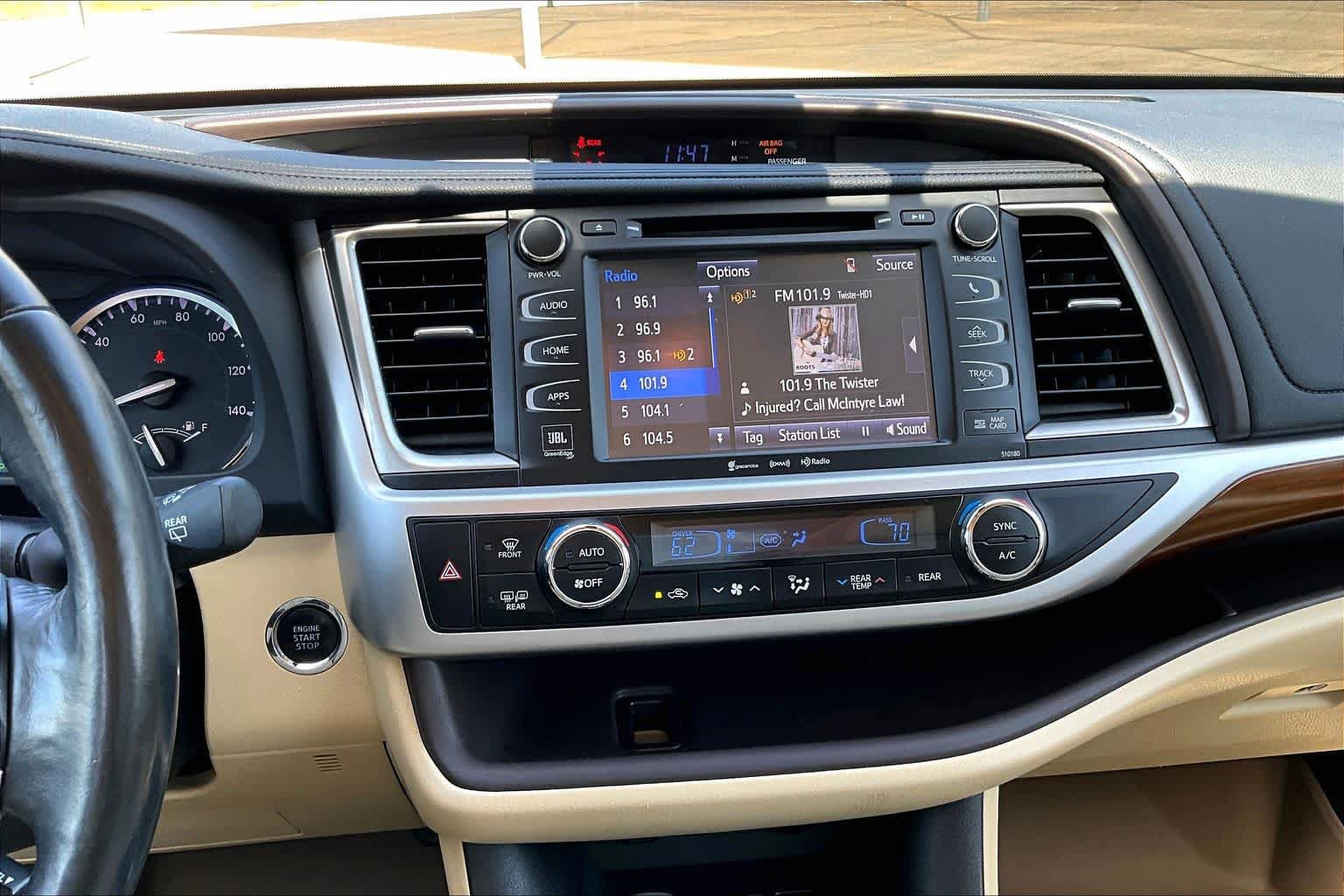Used 2017 Toyota Highlander Limited Platinum FWD image 7