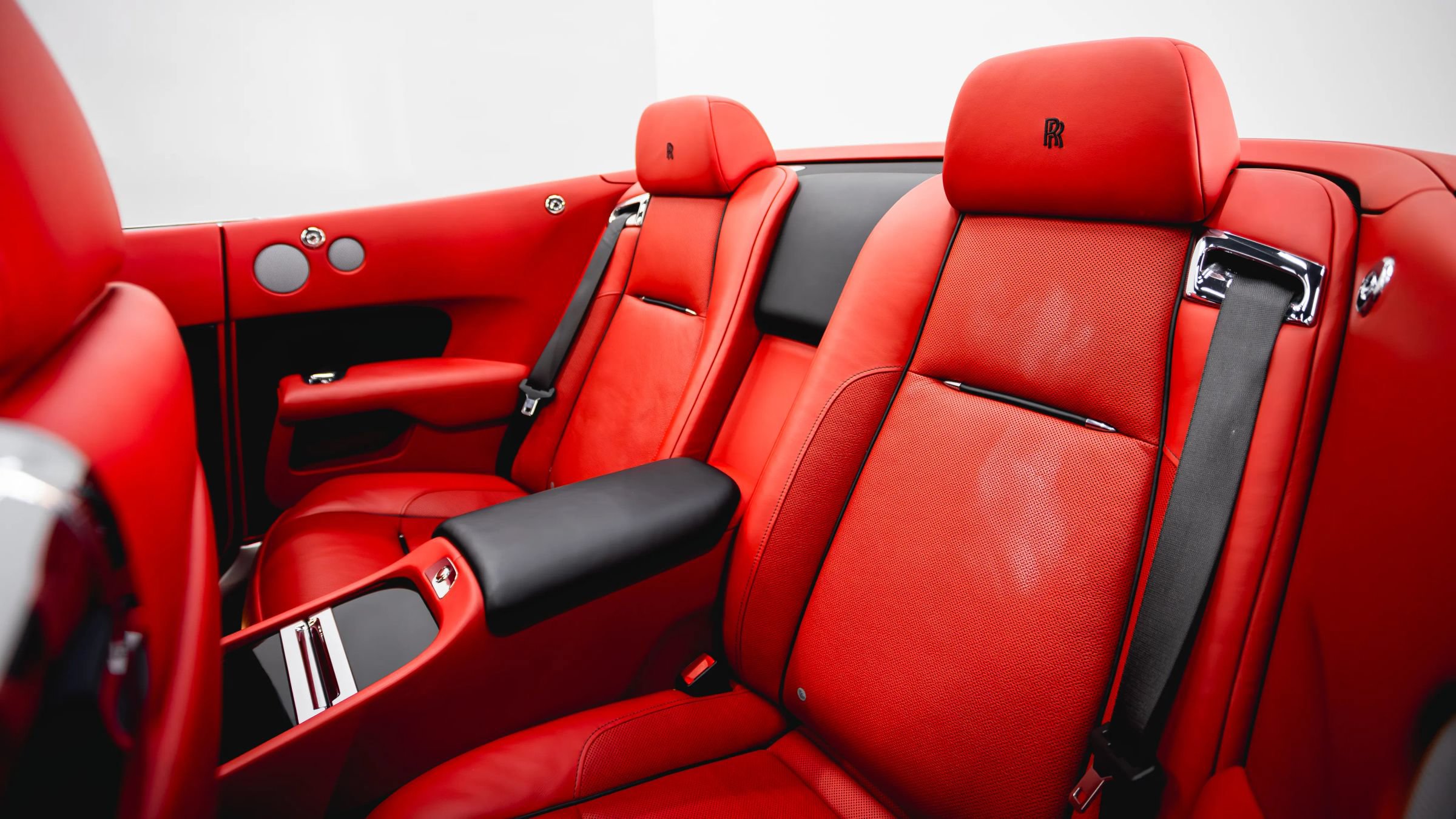 Used 2017 Rolls-Royce Dawn RWD image 51