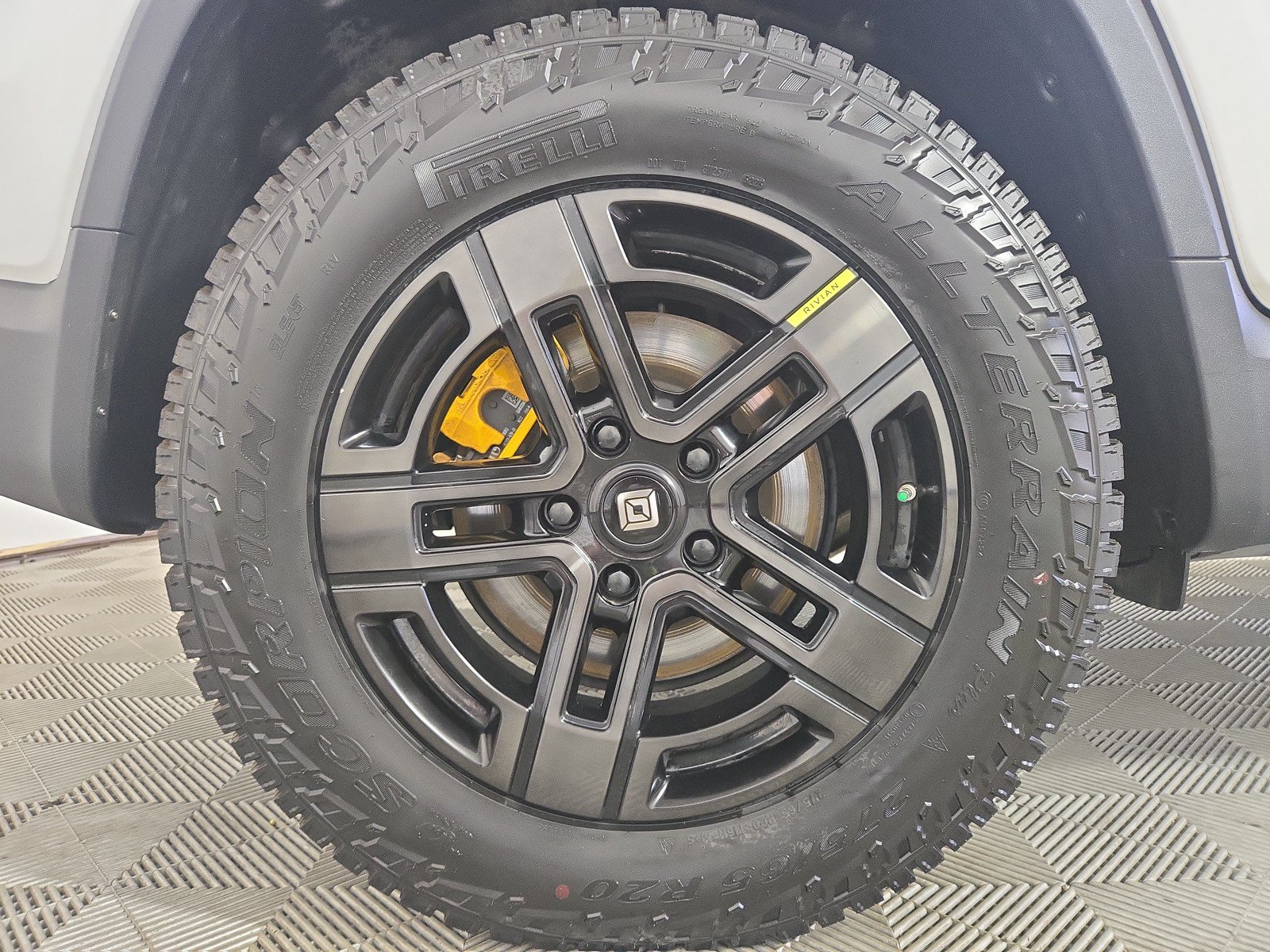 Used 2023 Rivian R1T Adventure AWD/4WD image 12