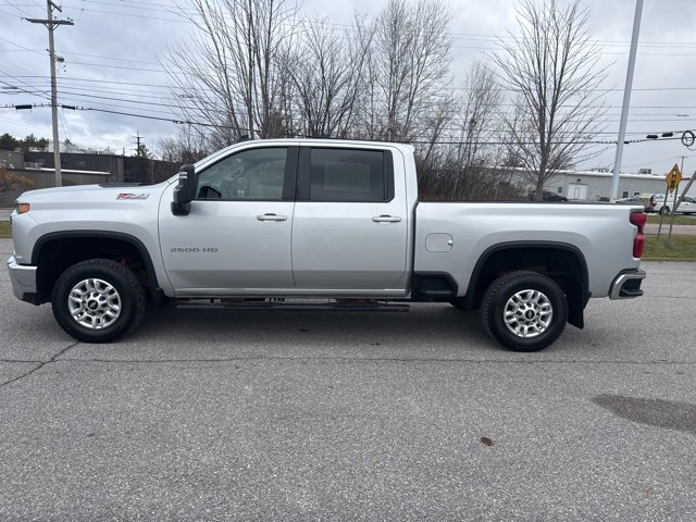 Used 2022 Chevrolet Silverado 2500 LT w/ Convenience Package image 3