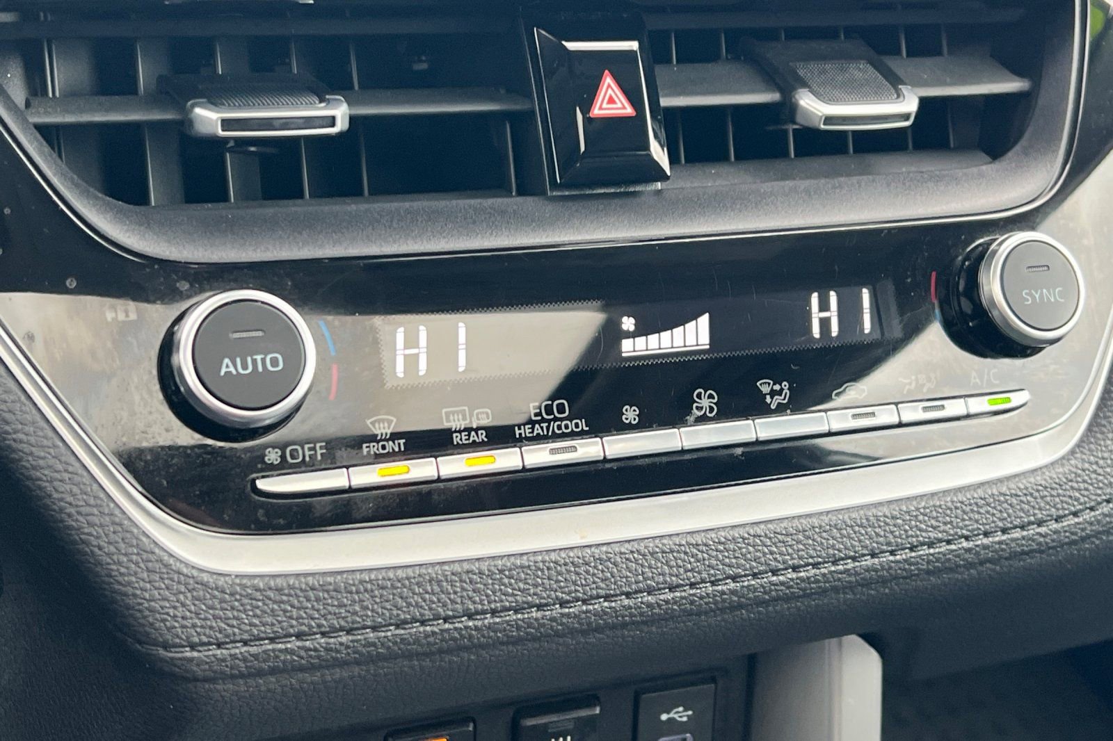 Certified 2023 Toyota Corolla Cross XLE w/ Convenience Package image 17