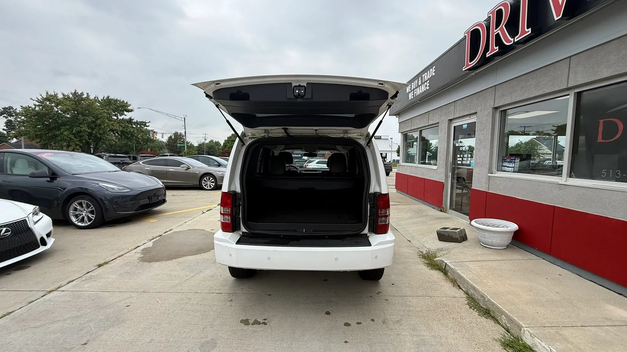 Used 2012 Jeep Liberty Sport AWD/4WD image 19