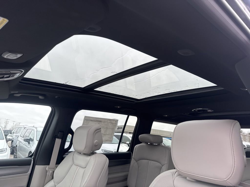 New 2026 Jeep Grand Wagoneer 4WD w/ Premium Group I image 18