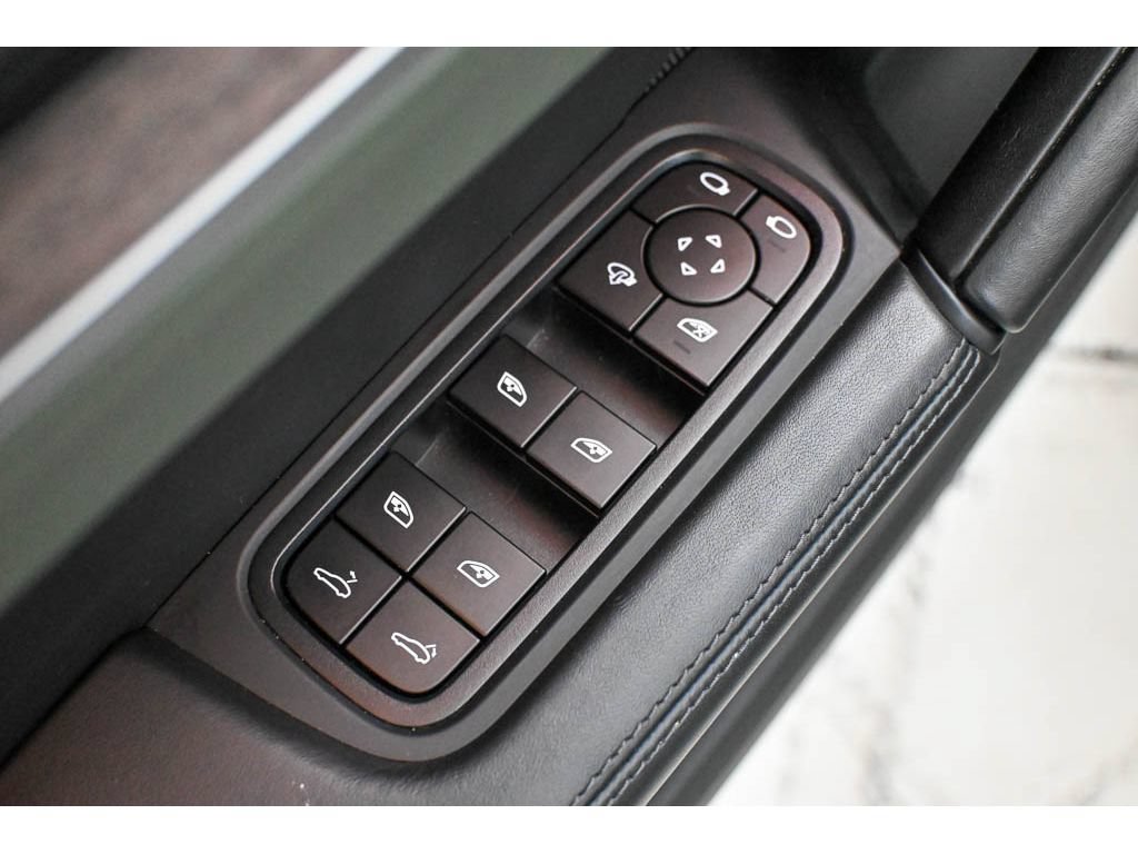 Used 2024 Porsche Cayenne S AWD/4WD image 38