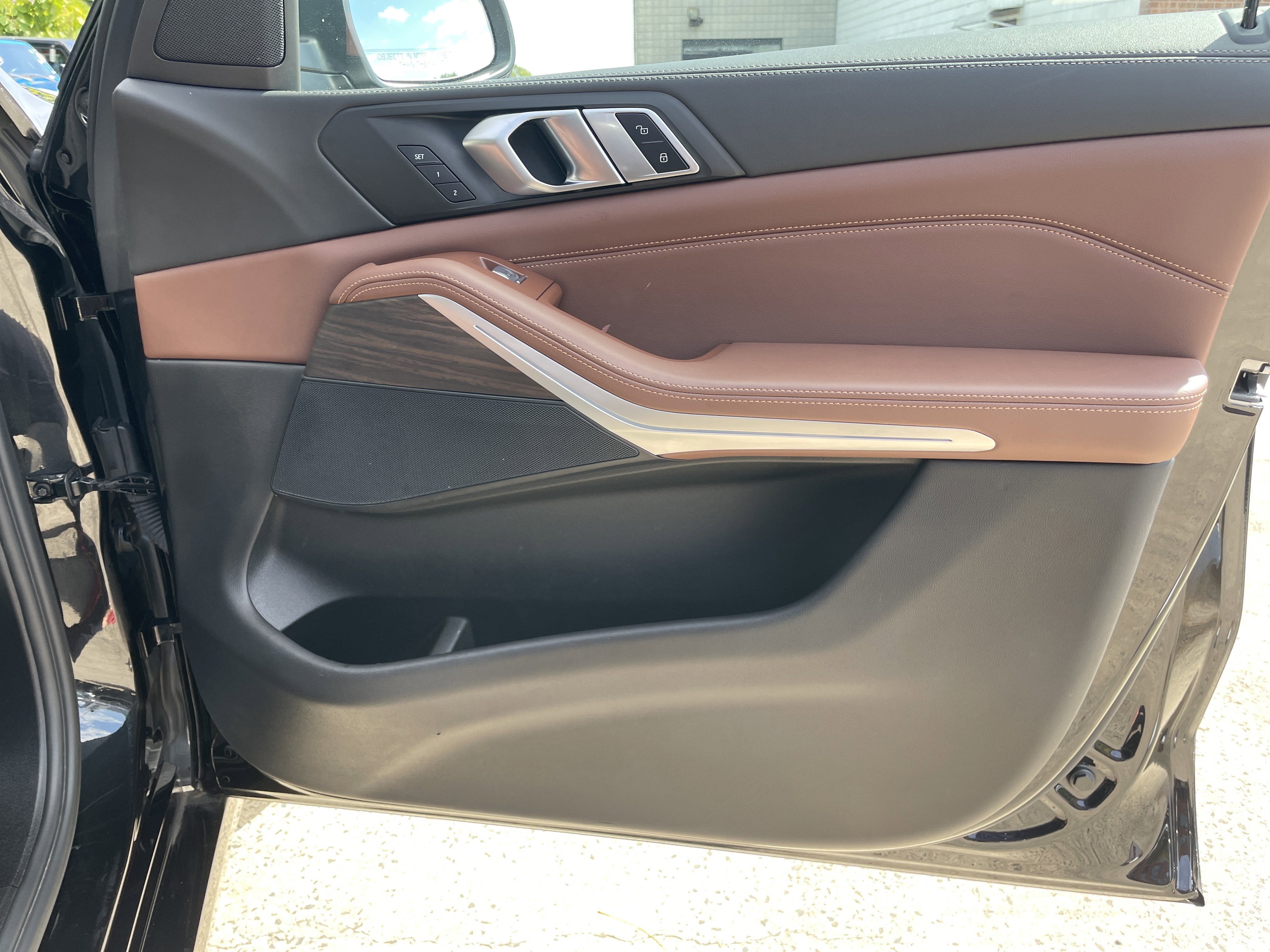 Used 2023 BMW X7 xDrive40i w/ Parking Assistance Package image 10