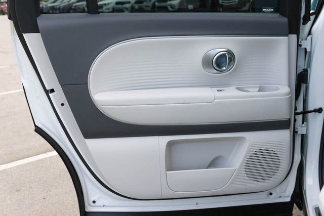 New 2026 Hyundai Ioniq 9 SEL image 10