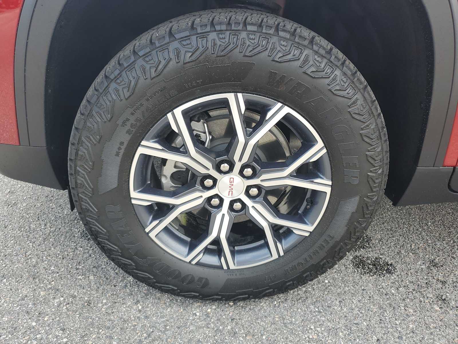 New 2026 GMC Acadia AT4 w/ Luxury Package AWD/4WD image 10