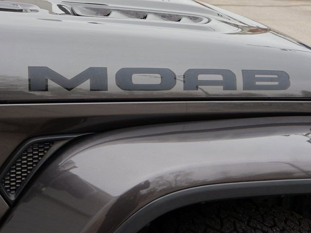 Used 2018 Jeep Wrangler Unlimited Sahara w/ Quick Order Package 24M Moab image 10