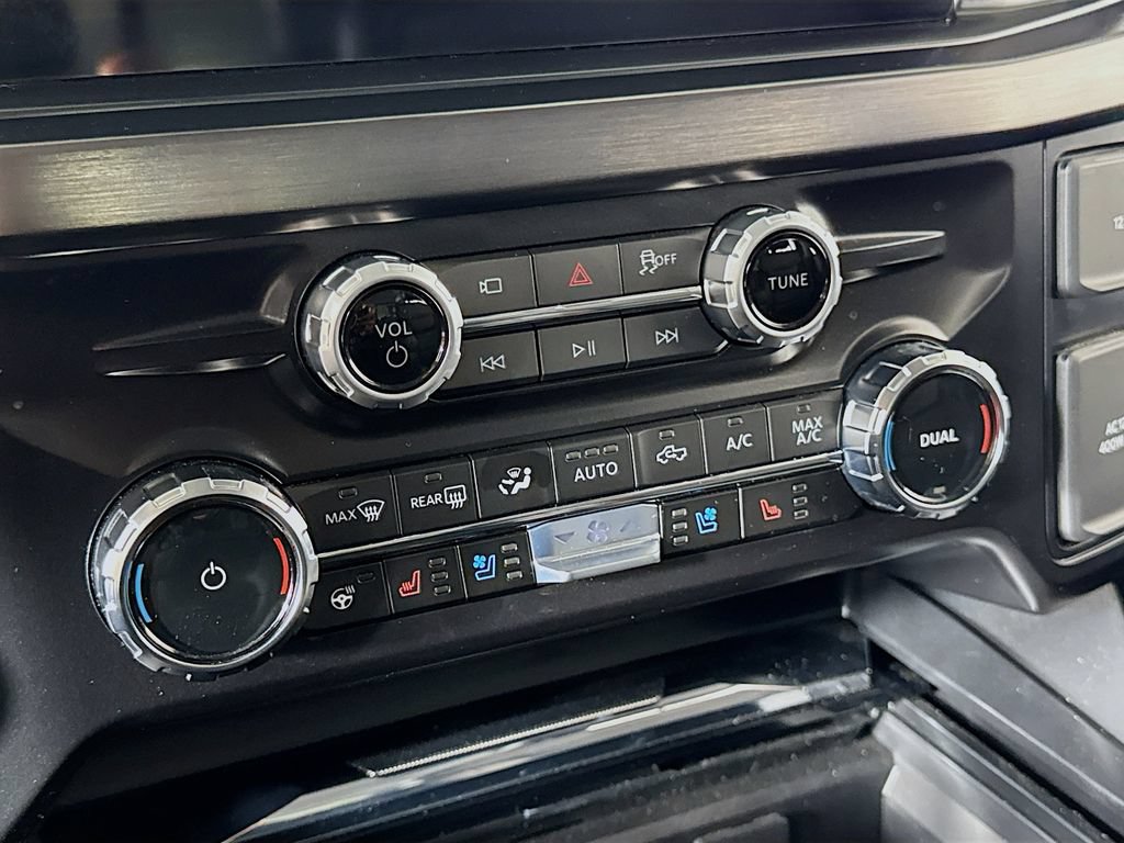 Used 2026 Ford F350 Lariat w/ Black Appearance Package AWD/4WD image 17