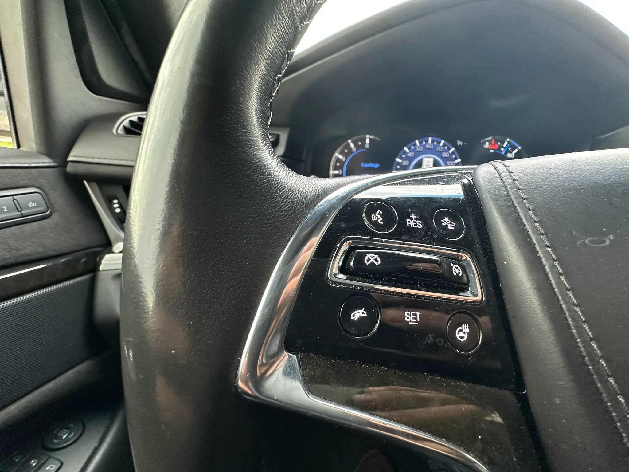 Used 2019 Cadillac Escalade ESV Platinum AWD/4WD image 27