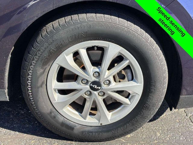 Used 2022 Kia Carnival LX FWD image 31