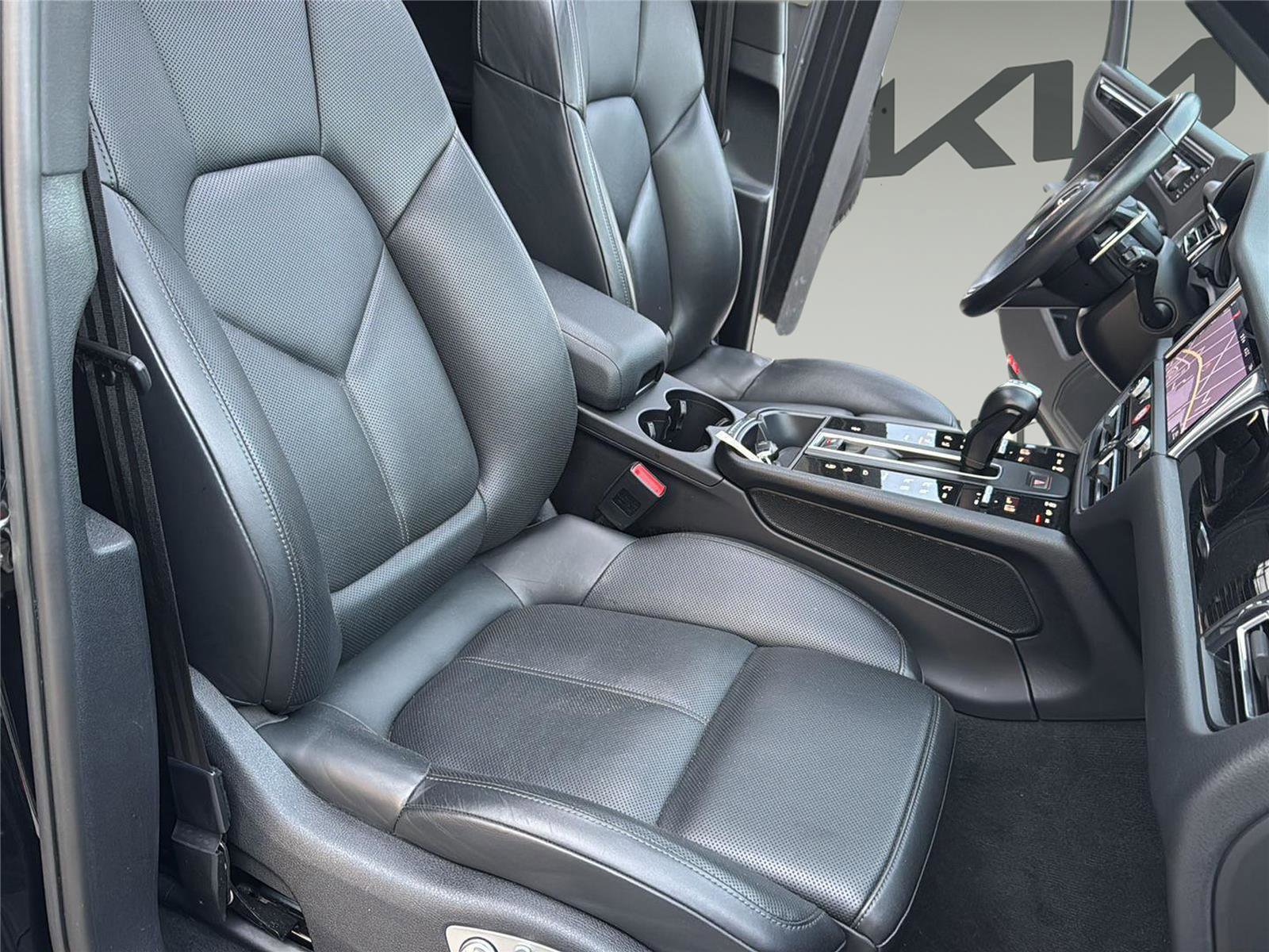 Used 2022 Porsche Macan AWD/4WD image 32