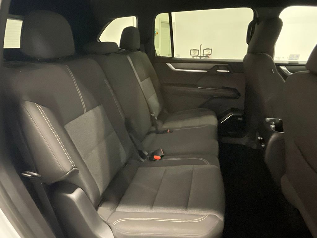 Used 2025 GMC Acadia Elevation image 24