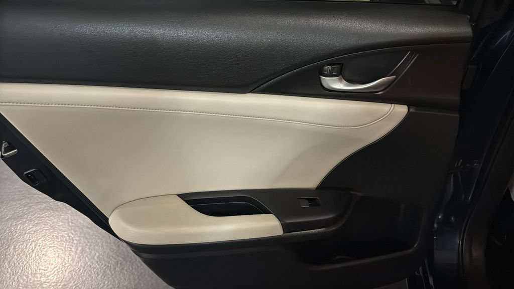 Used 2019 Honda Insight Touring image 15