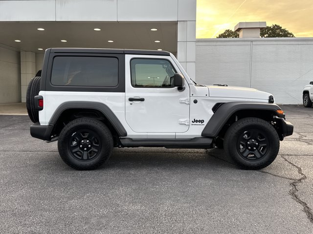 Used 2026 Jeep Wrangler Sport AWD/4WD image 2
