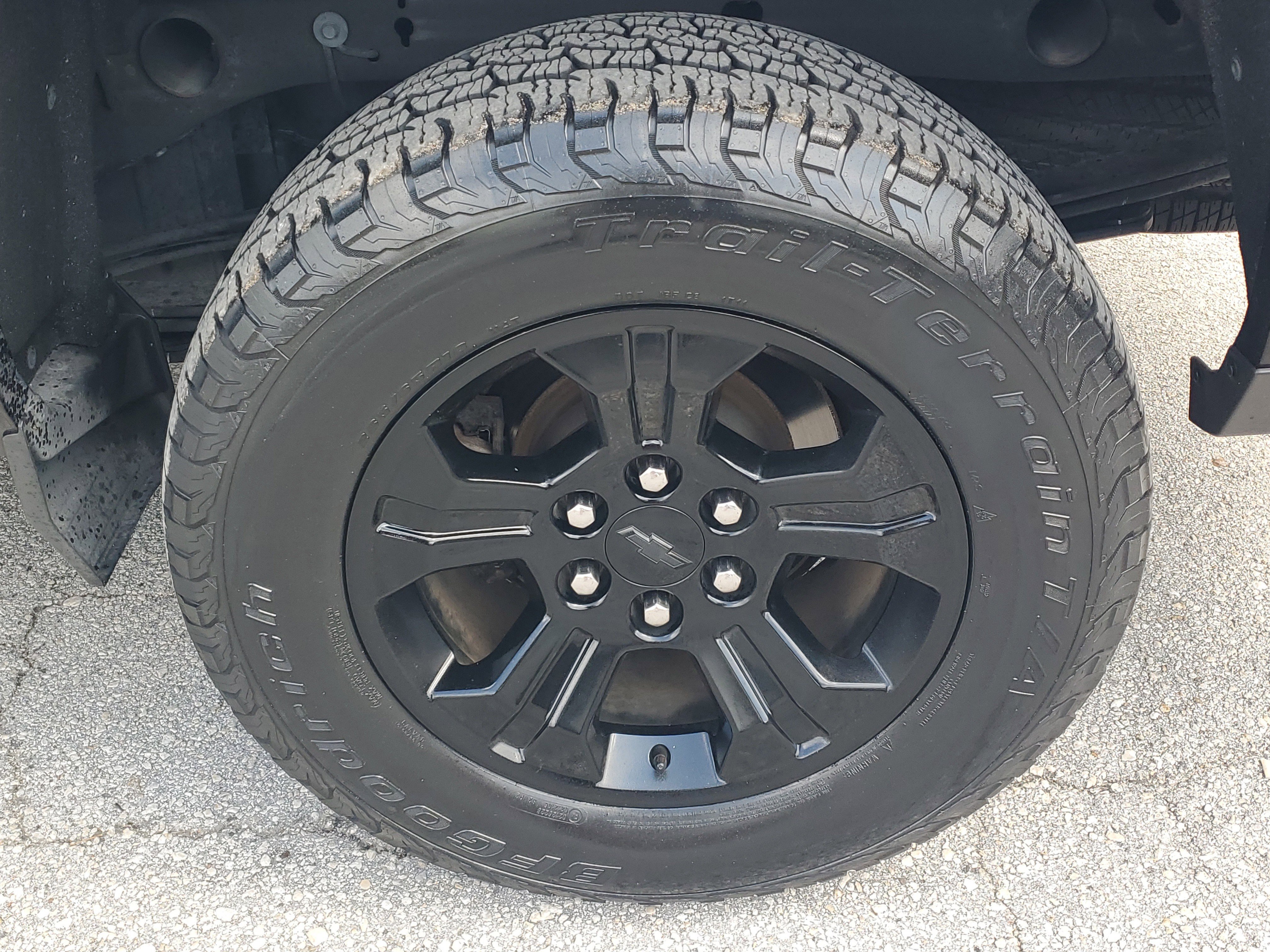 Used 2018 Chevrolet Silverado 1500 LTZ Z71 w/ LTZ Plus Package AWD/4WD image 8