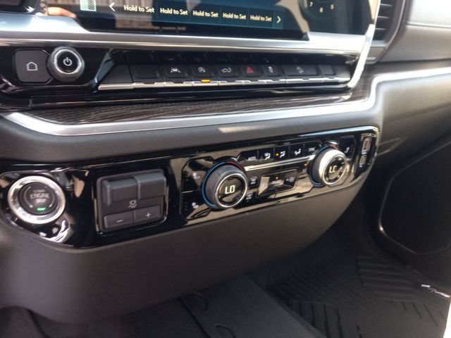 Certified 2025 Chevrolet Silverado 1500 RST AWD/4WD image 17
