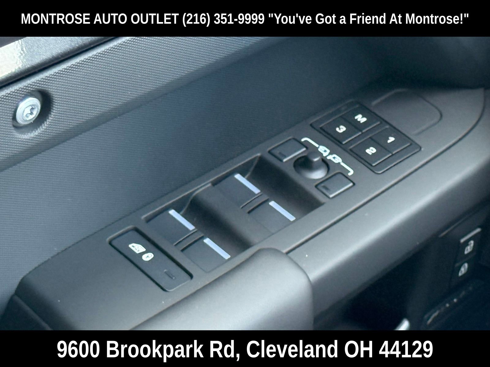 New 2025 Land Rover Defender 110 X-Dynamic SE image 35