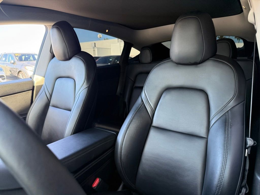 Used 2022 Tesla Model Y Performance image 12