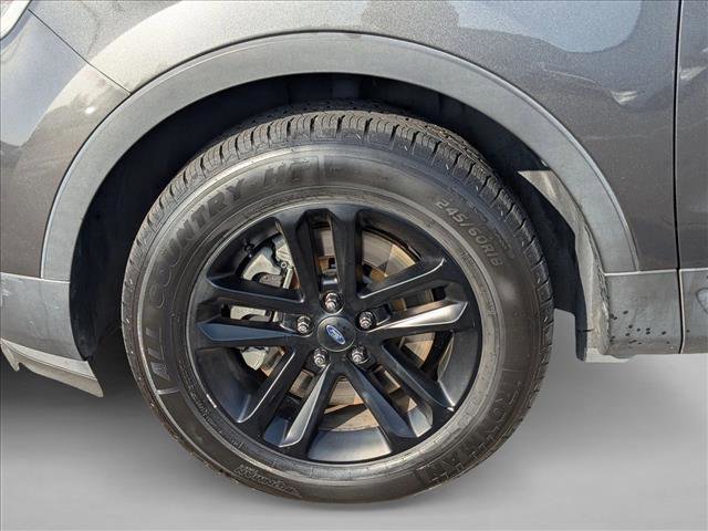 Used 2017 Ford Explorer XLT image 24
