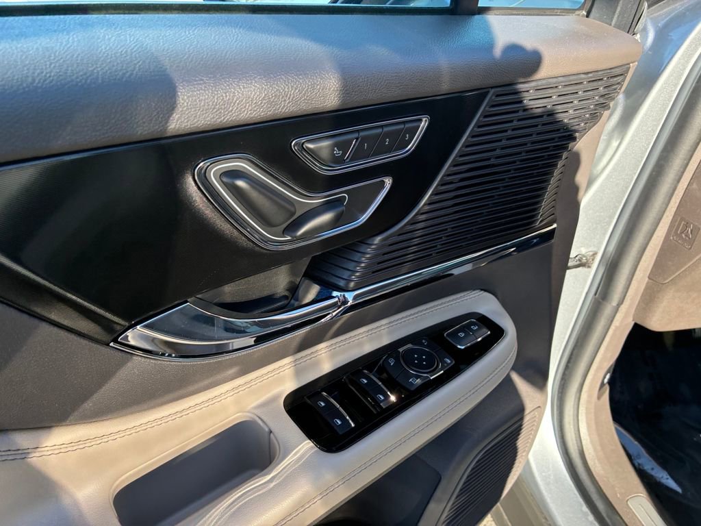 Certified 2022 Lincoln Corsair AWD w/ Equipment Group 101A image 12