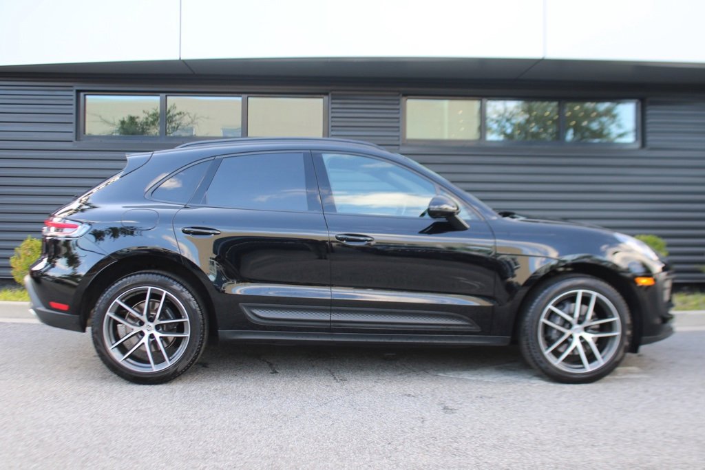 Used 2025 Porsche Macan image 8