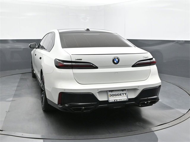 New 2025 BMW 760i xDrive w/ Executive Package image 8