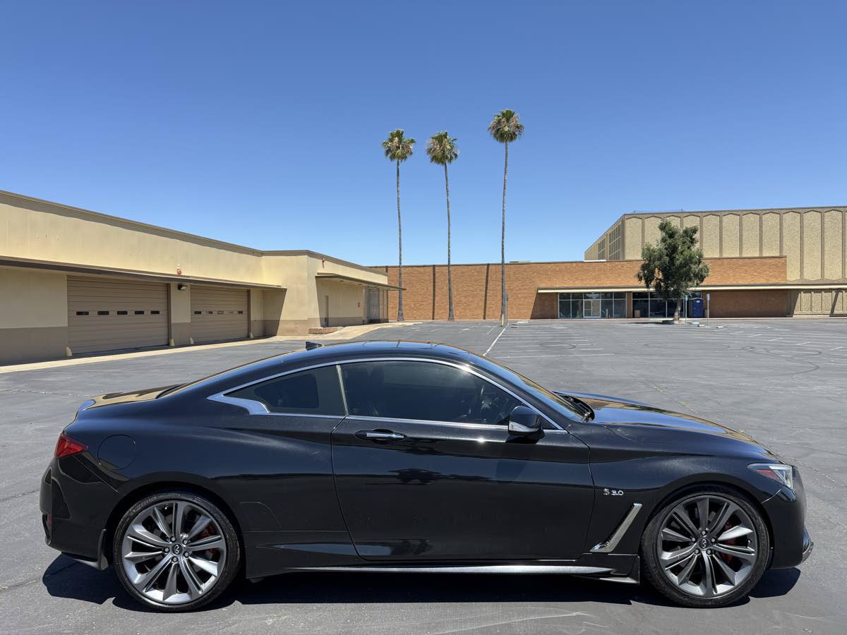Used 2019 INFINITI Q60 Red Sport 400 w/ Cargo Package RWD image 8